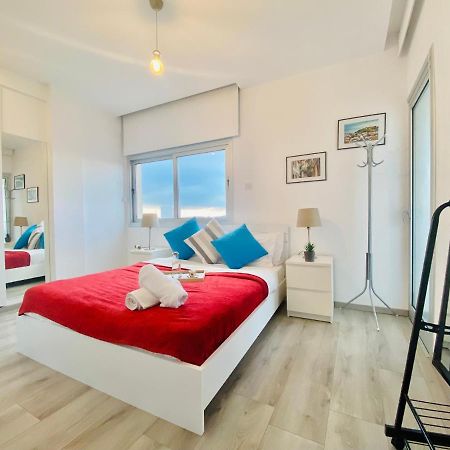 Apartamento Panoramic Seaside Getaway, 2-Br Penthouse Lárnaca Exterior foto
