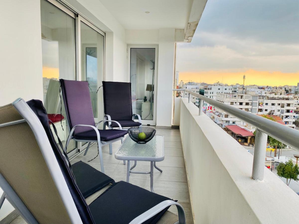 Apartamento Panoramic Seaside Getaway, 2-Br Penthouse Lárnaca Exterior foto