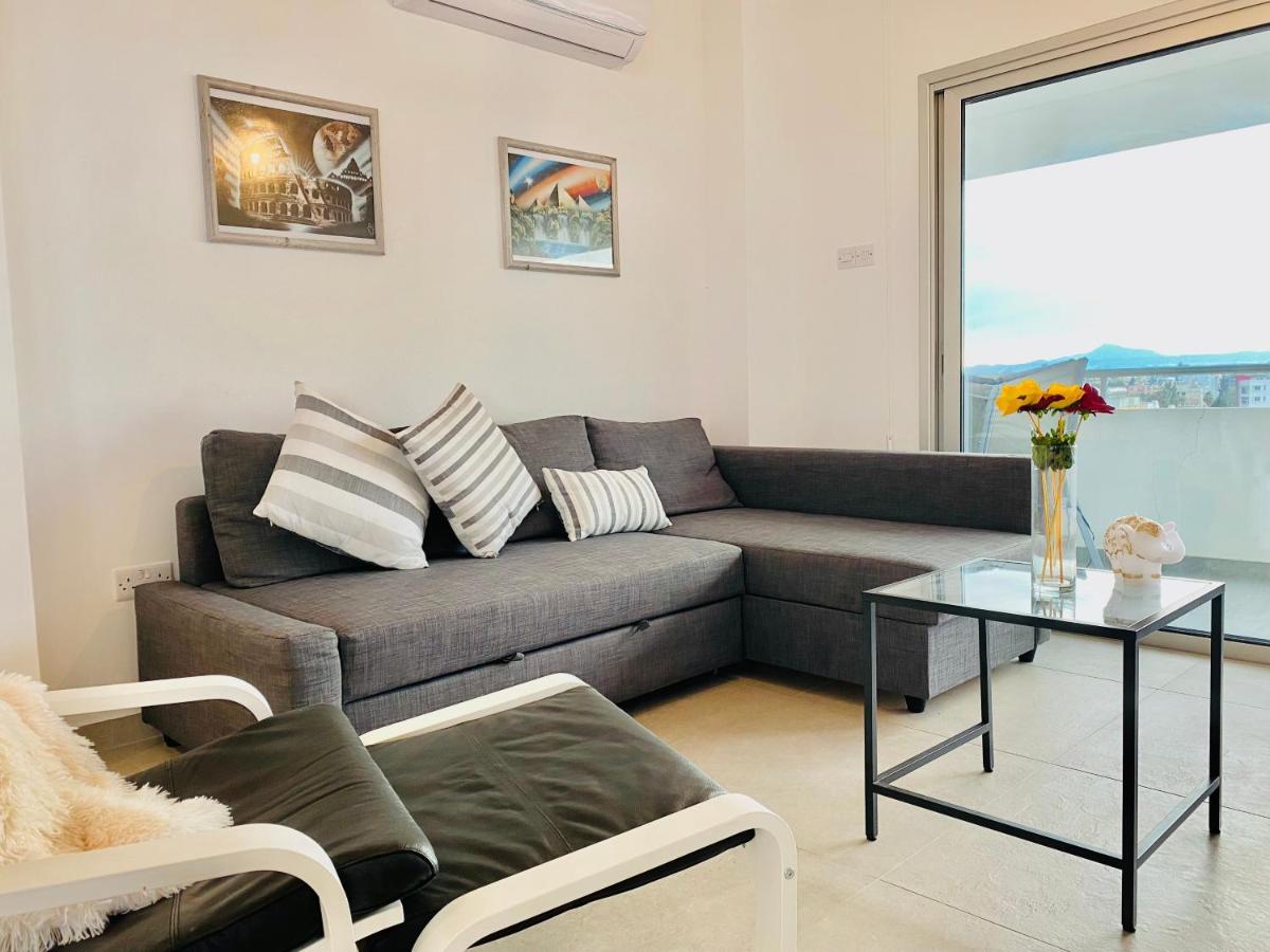 Apartamento Panoramic Seaside Getaway, 2-Br Penthouse Lárnaca Exterior foto